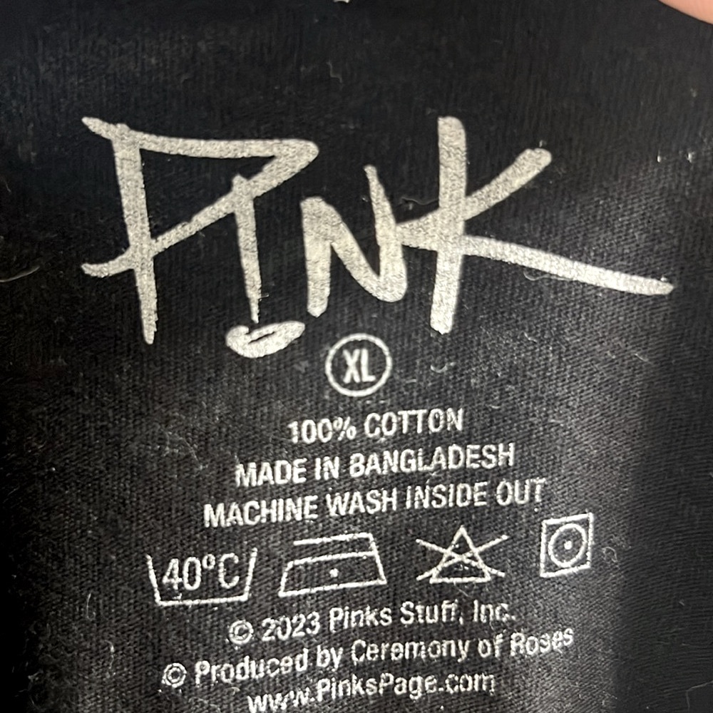 LIKE NEW! 🎹🎵🎤 2023 PINK CONCERT TSHIRT -ONLY WORN ONCE! Unisex XL Chest: 24” - Picture 5 of 5